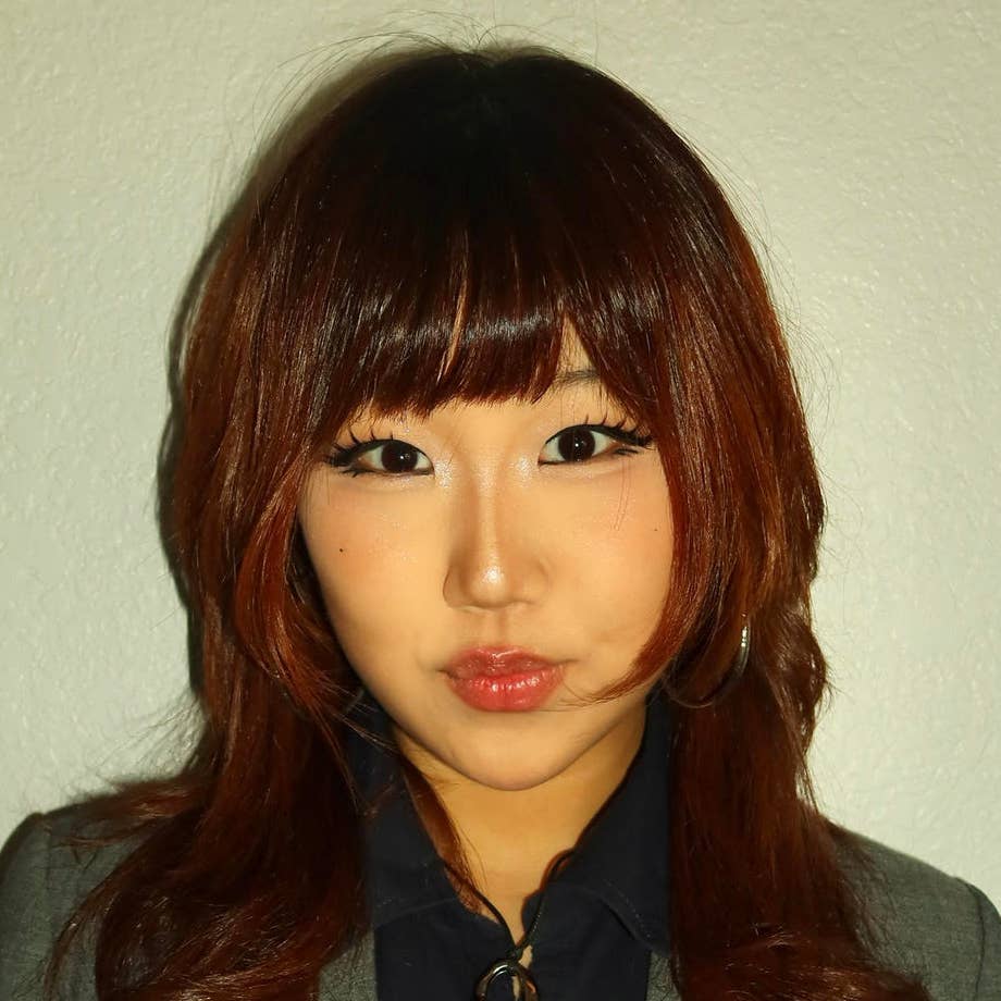 Headshot of Cindy